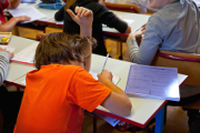 How much does grade repetition in French primary and secondary schools cost?